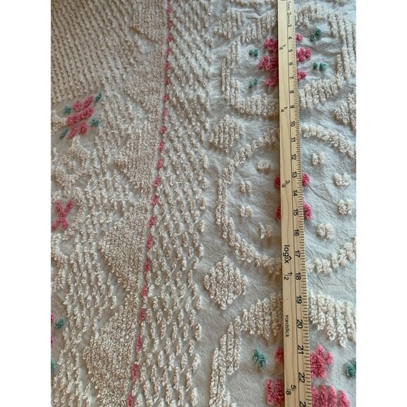 Vintage Chenille Bedspread Floral Pattern Fringe 74"x106" Off-White Pink & Green - Picture 8 of 8
